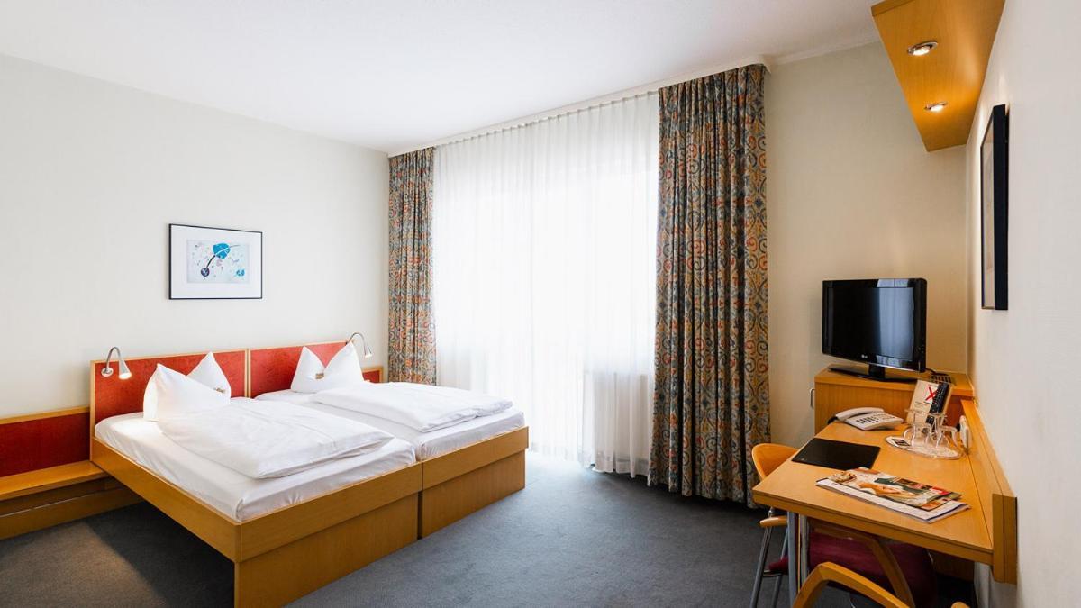 Hotel Ilmtal Mellingen ภายนอก รูปภาพ